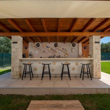 Mint Retreat Suites (Adults Only) Καλάνδρα Εξωτερικό φωτογραφία