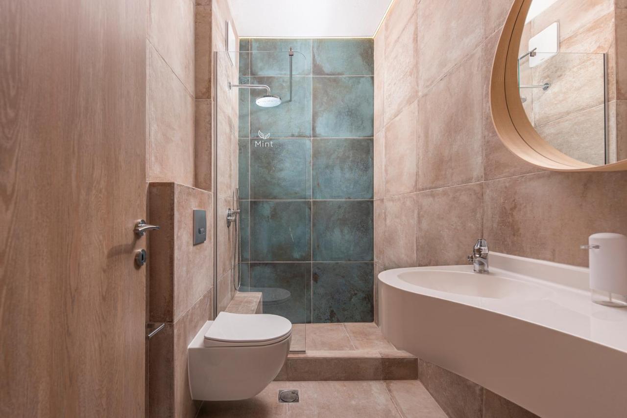 Mint Retreat Suites (Adults Only) Καλάνδρα Εξωτερικό φωτογραφία