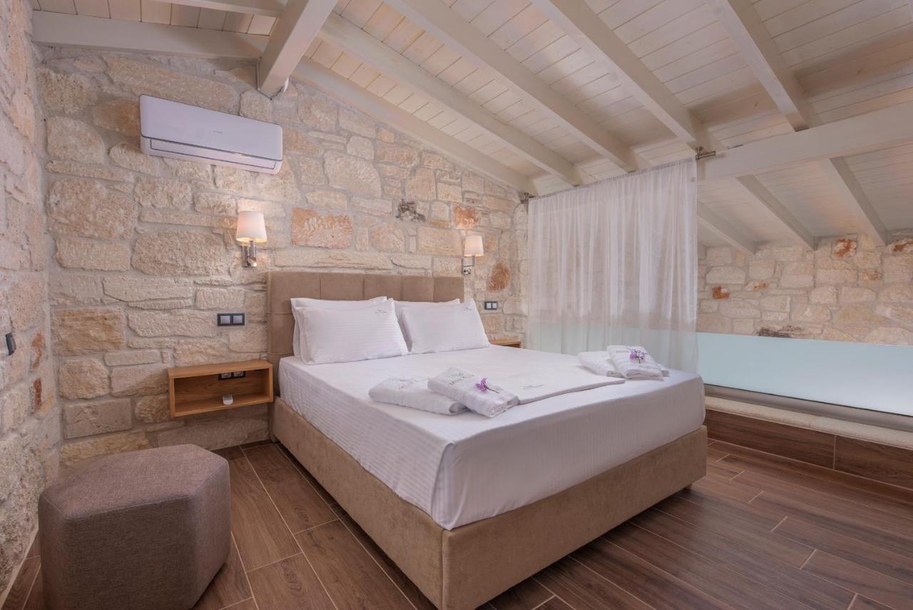 Mint Retreat Suites (Adults Only) Καλάνδρα Εξωτερικό φωτογραφία