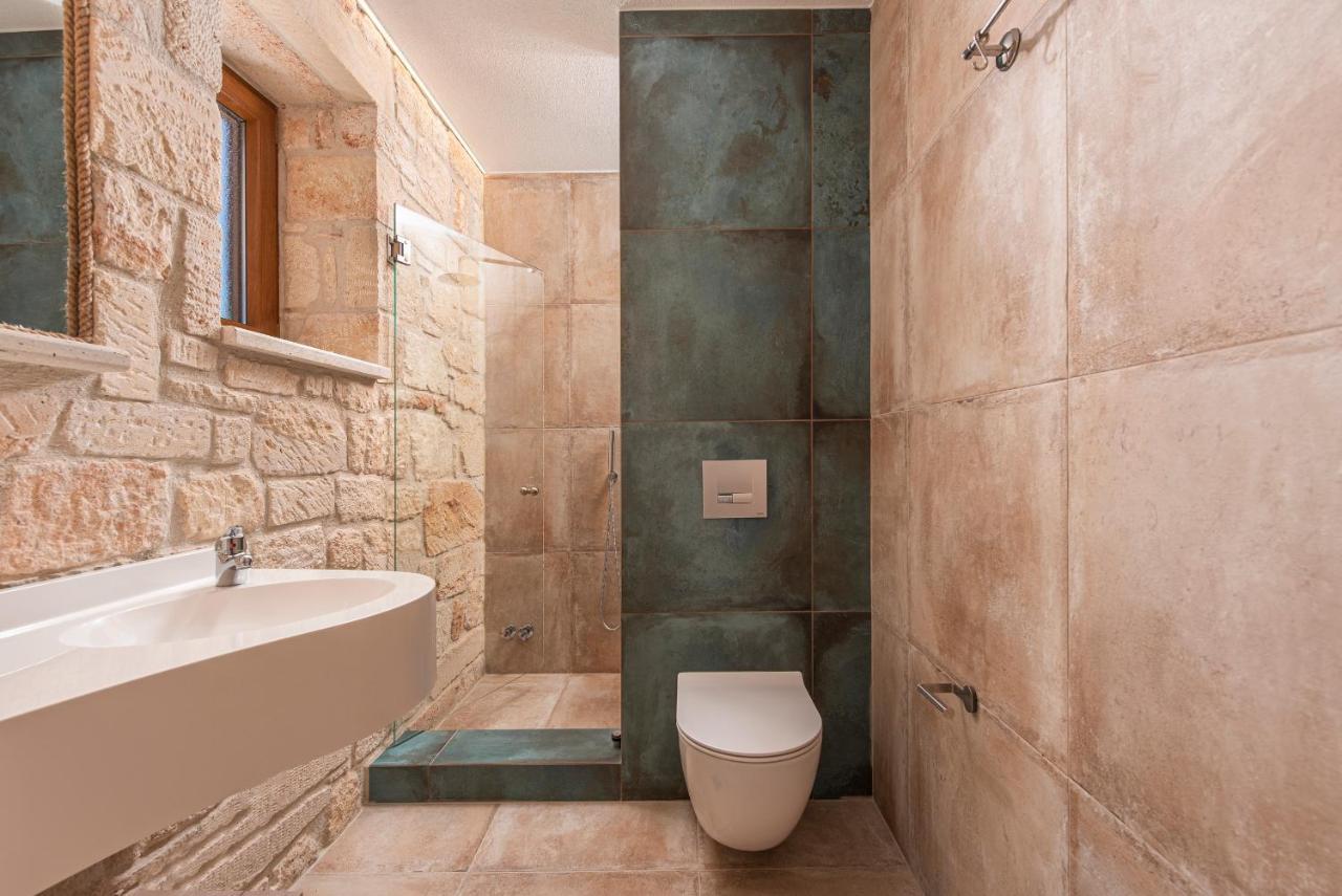 Mint Retreat Suites (Adults Only) Καλάνδρα Εξωτερικό φωτογραφία