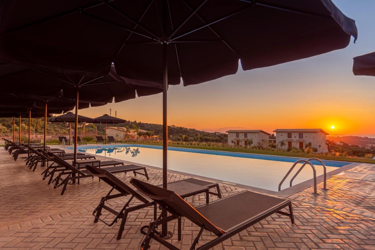 Mint Retreat Suites (Adults Only) Καλάνδρα Εξωτερικό φωτογραφία
