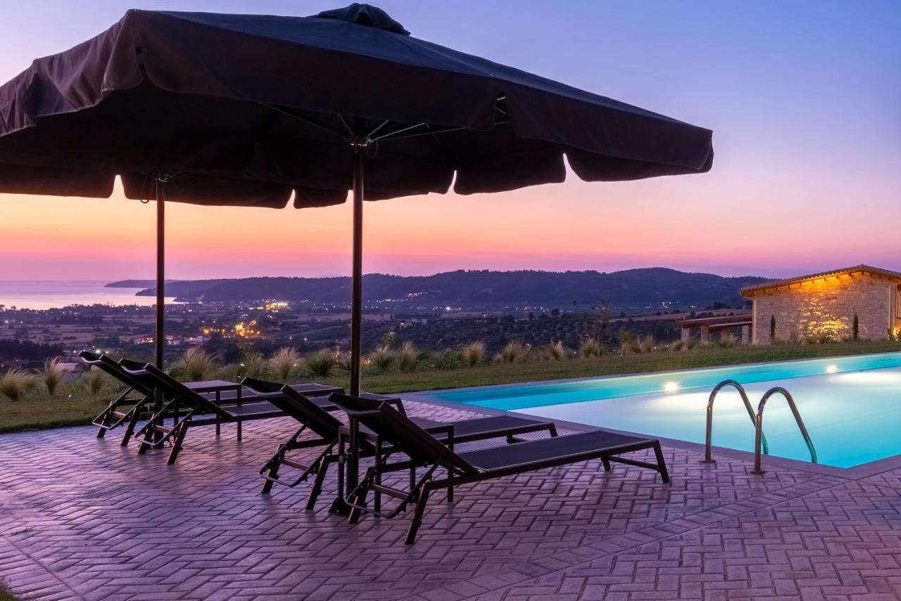 Mint Retreat Suites (Adults Only) Καλάνδρα Εξωτερικό φωτογραφία